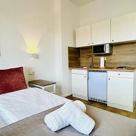 公寓 Zentral Gelegenes Und Stilvoll Moebliertes In Nur 5 Minuten Vom Hbf Und City, Ideal Fuer Pendler Und Messebesucher *