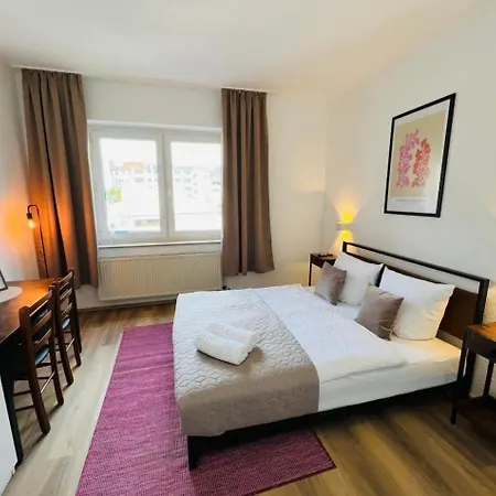 Zentral Gelegenes Und Stilvoll Moebliertes In Nur 5 Minuten Vom Hbf Und City, Ideal Fuer Pendler Und Messebesucher *