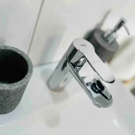 Zentral Gelegenes Und Stilvoll Moebliertes In Nur 5 Minuten Vom Hbf Und City, Ideal Fuer Pendler Und Messebesucher