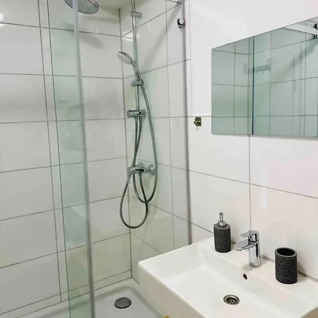 Zentral Gelegenes Und Stilvoll Moebliertes In Nur 5 Minuten Vom Hbf Und City, Ideal Fuer Pendler Und Messebesucher 公寓 杜伊斯堡