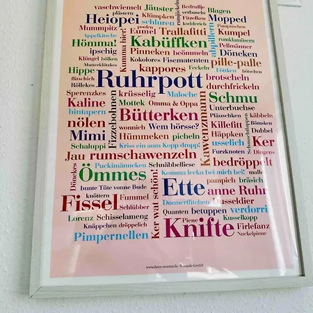 Apartment Zentral Gelegenes Und Stilvoll Möbliertes In Nur 5 Minuten Vom Hbf Und City, Ideal Für Pendler Und Messebesucher *